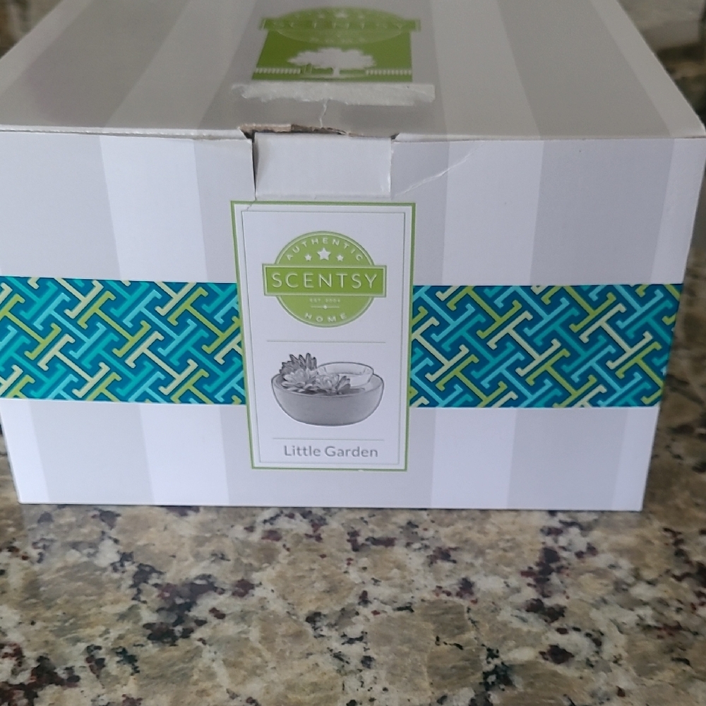 Scentsy Little Garden Warmer - Teal and Lime Pattern